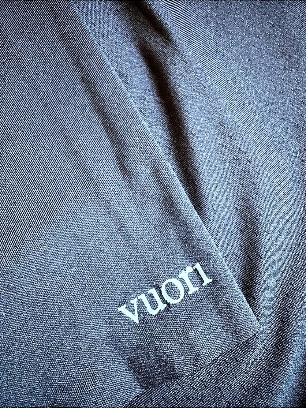 vuori Long Sleeve Tradewind Performance Tee in Gray Size XXL